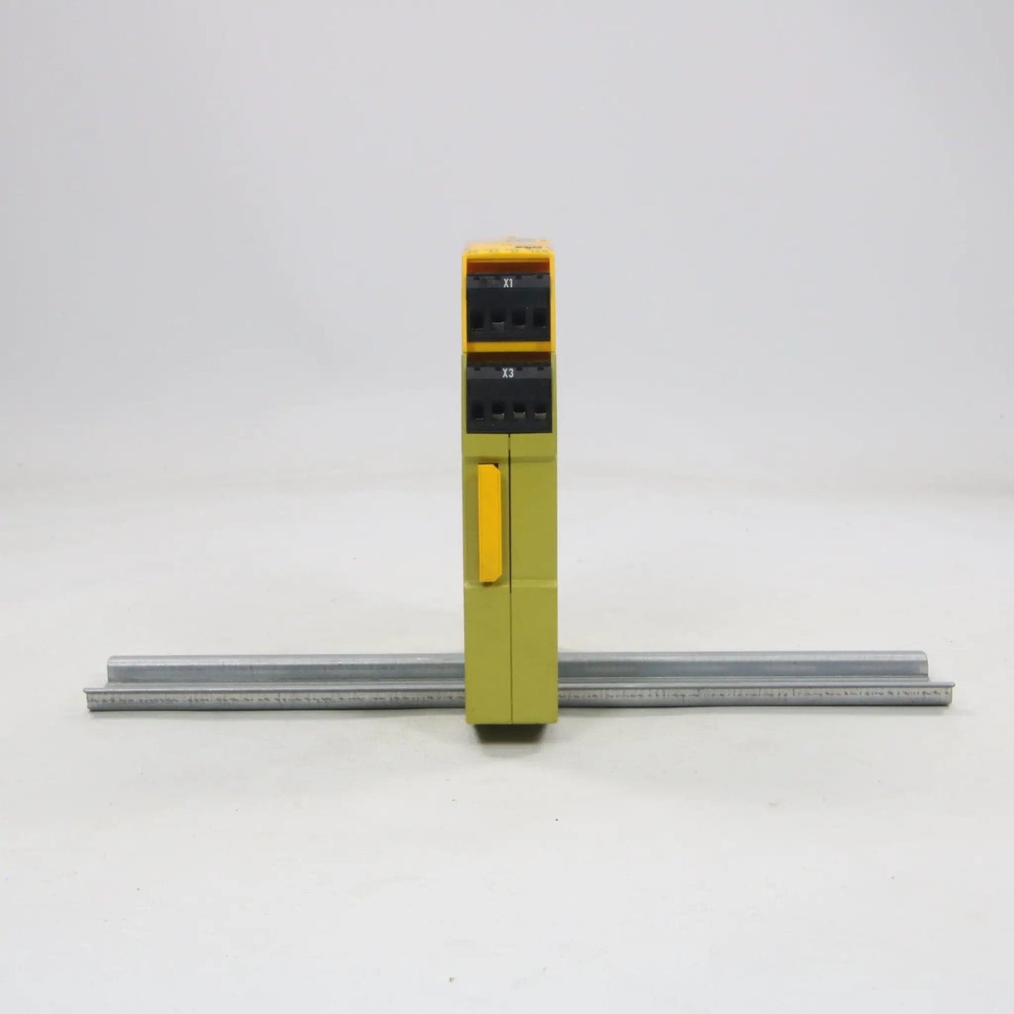 Pilz PNOZ s4 Safety Relay