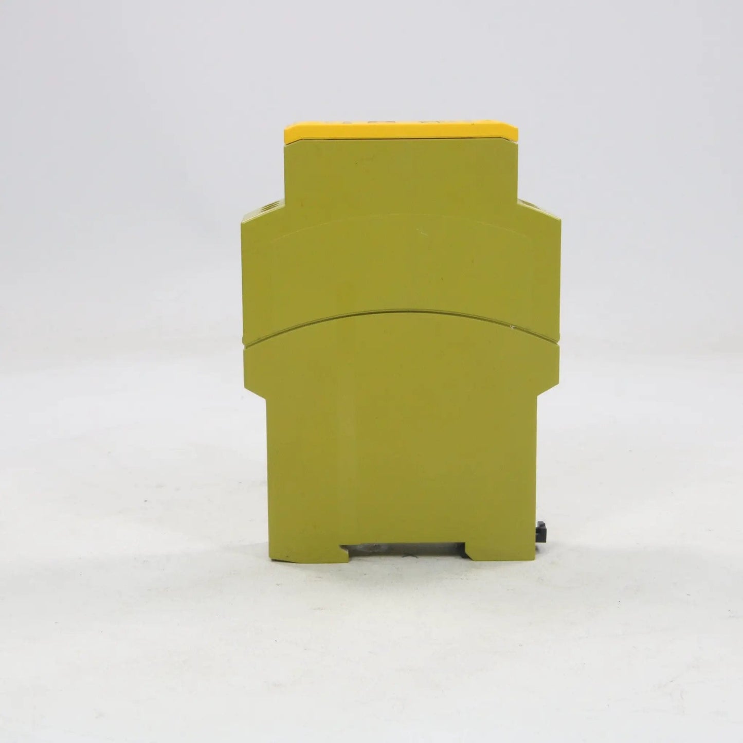 Pilz PZE X4V 774583 Safety Relay