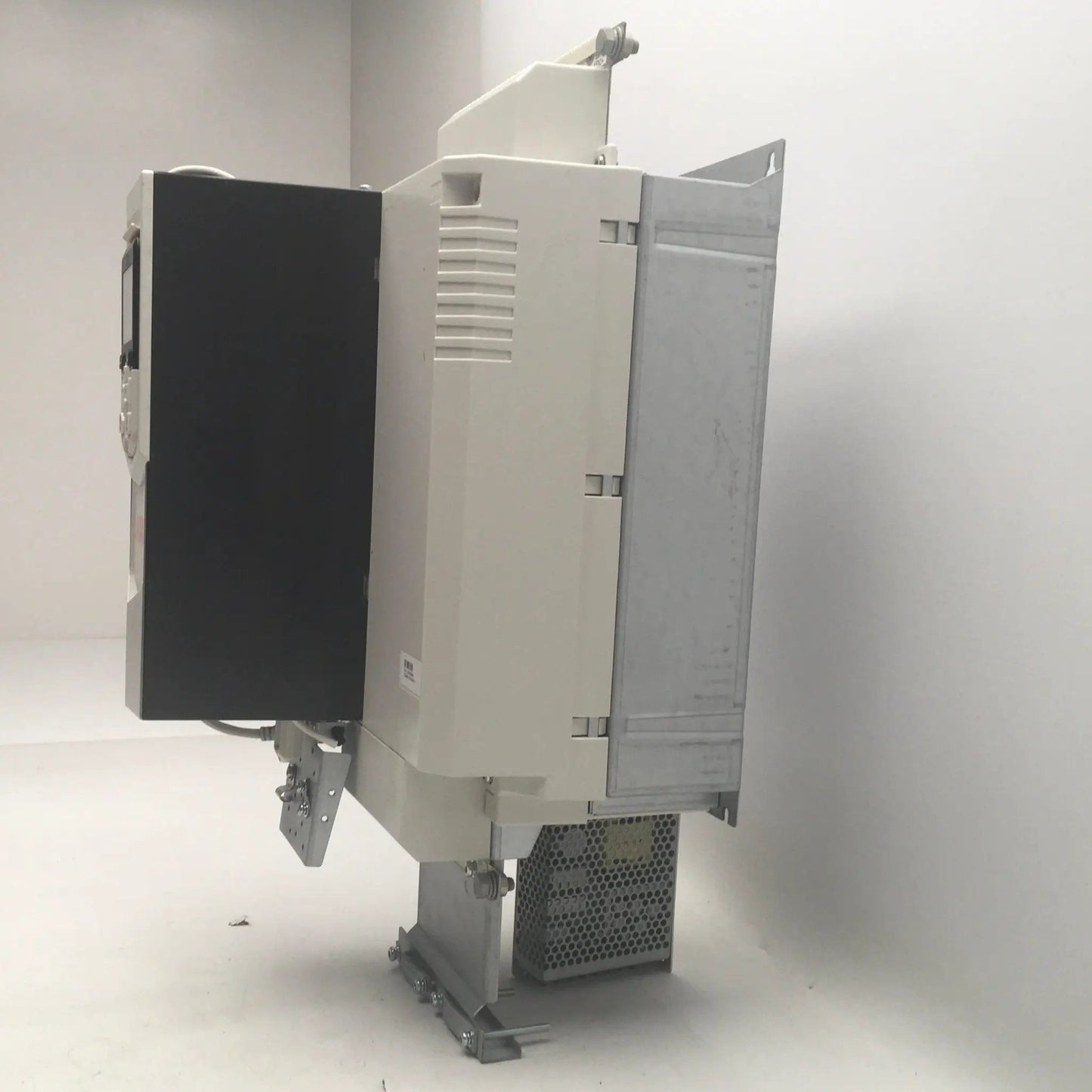 ABB ACS 880 104 0094A 3 Inverter/Line Converter - used