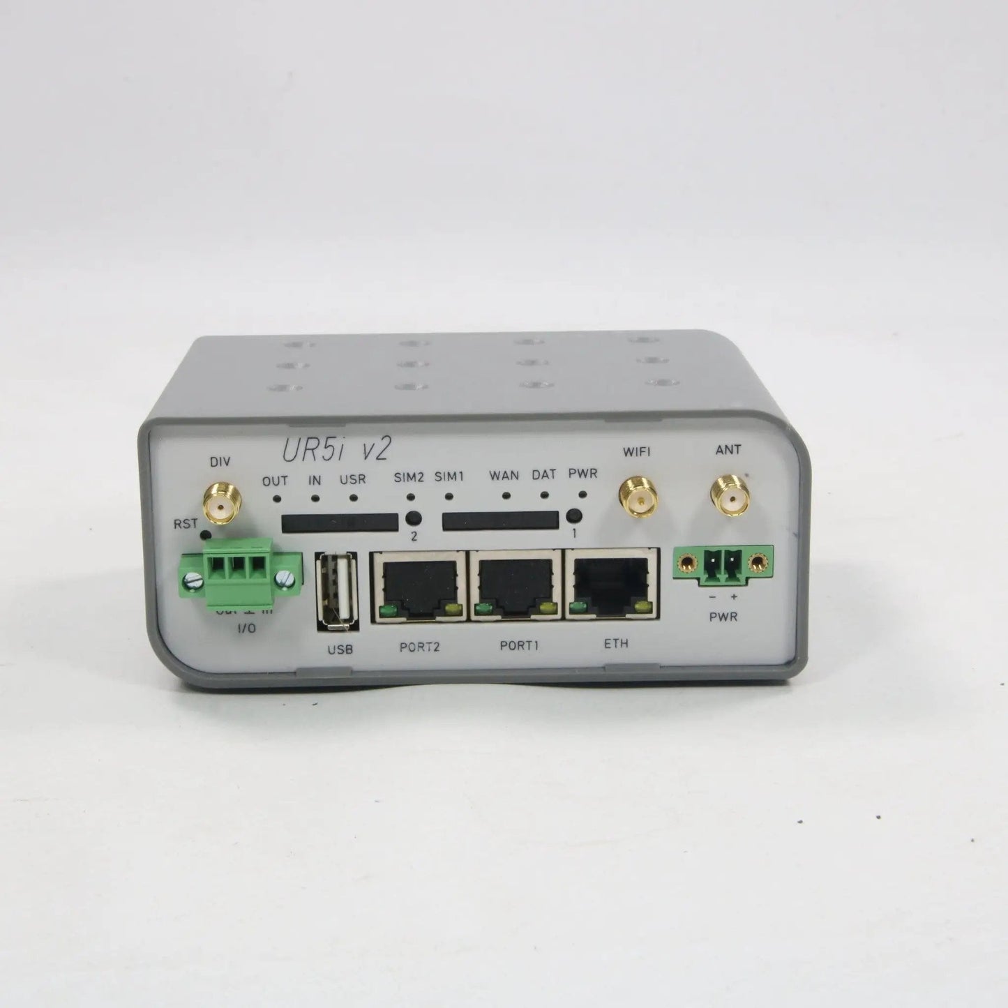 Advantech B+B Smartworx UR5i v2F Router