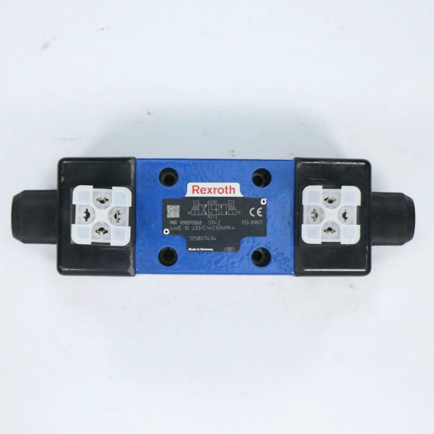 BOSCH / REXROTH  4WE 10 J33/CW230N9K4 SOLENOID DIRECTIONAL VALVE