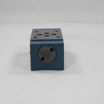 Bosch 0811024102 Manifold Check Valve Block