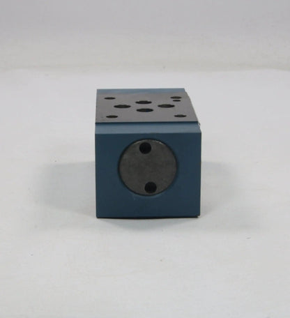 Bosch 0811024102 Manifold Check Valve Block