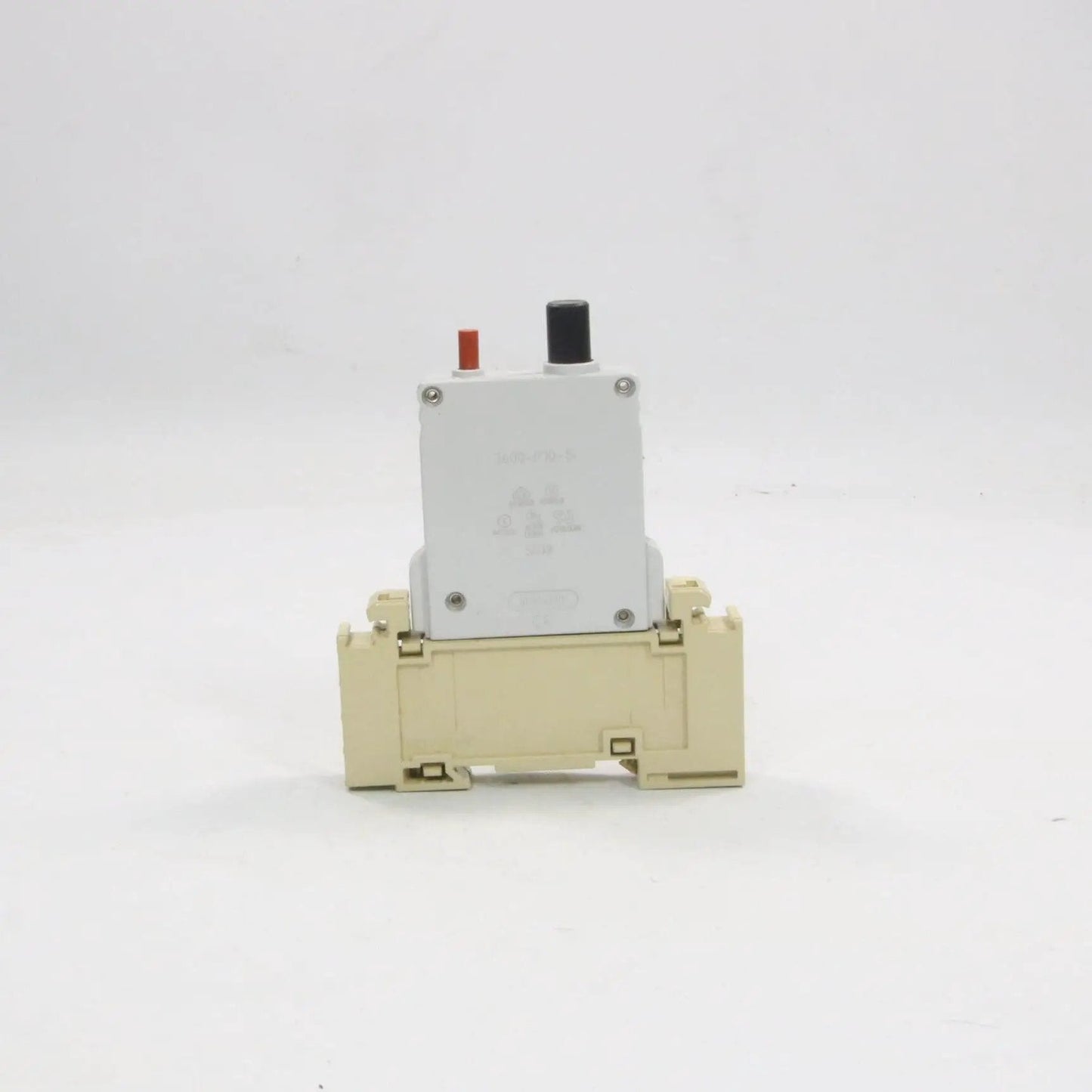 ETA Magnetic 3600 P10 Si Circuit Breaker & Typ 17 Socket