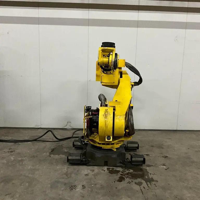 Fanuc Robots R-2000i and S-430i