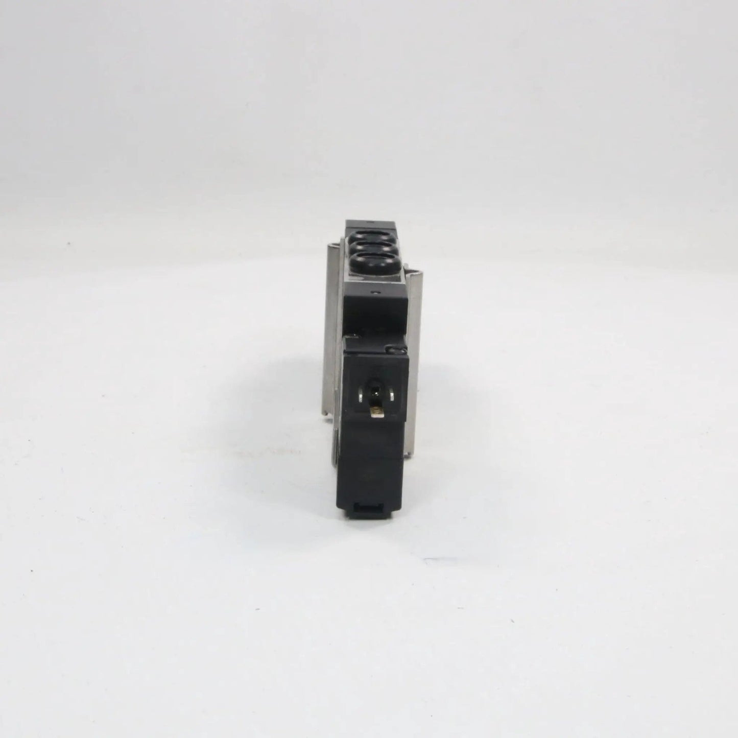 Festo CPE18-M1H-5/3G-1/4 Pneumatic Valve