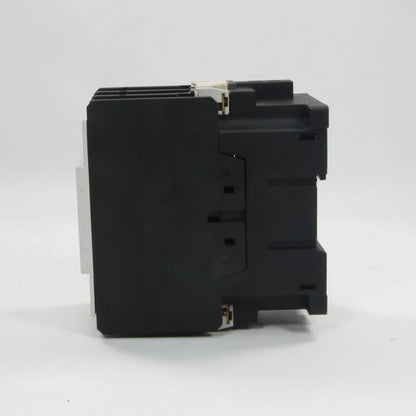 GE General Electric CL08A300M Contactor
