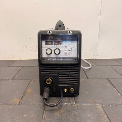 Occasion: Lascentrum Multimig 250-3 Dual Pulse