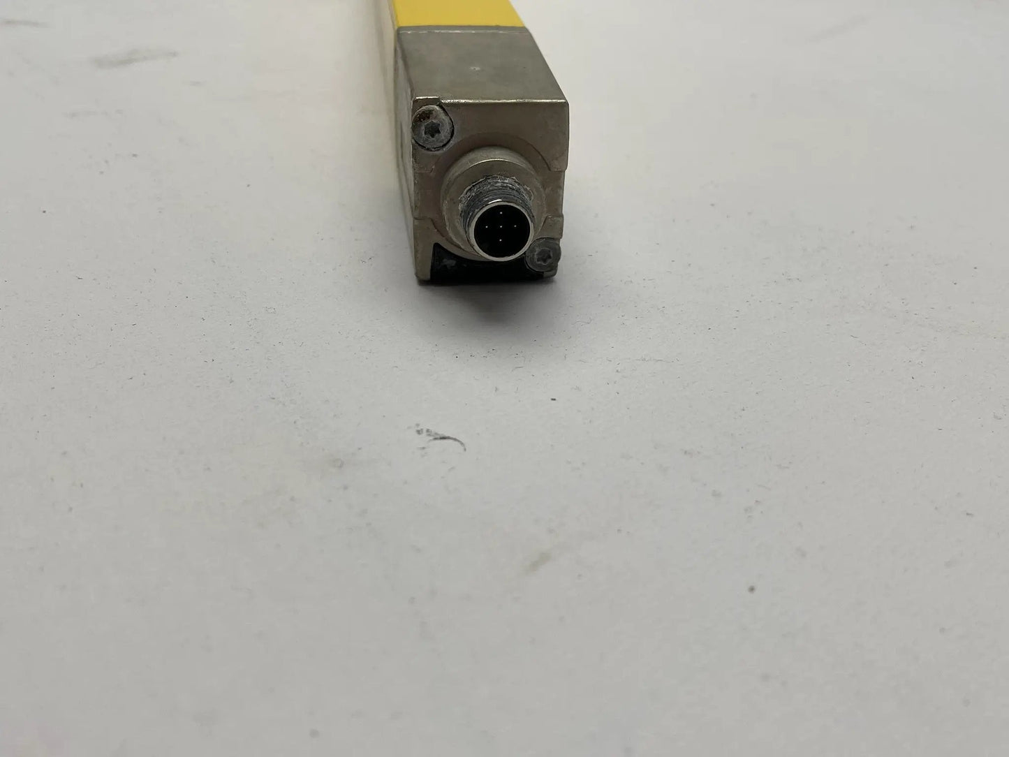 Leuze MLC500T30-900 68000309 Light Curtain Transmitter