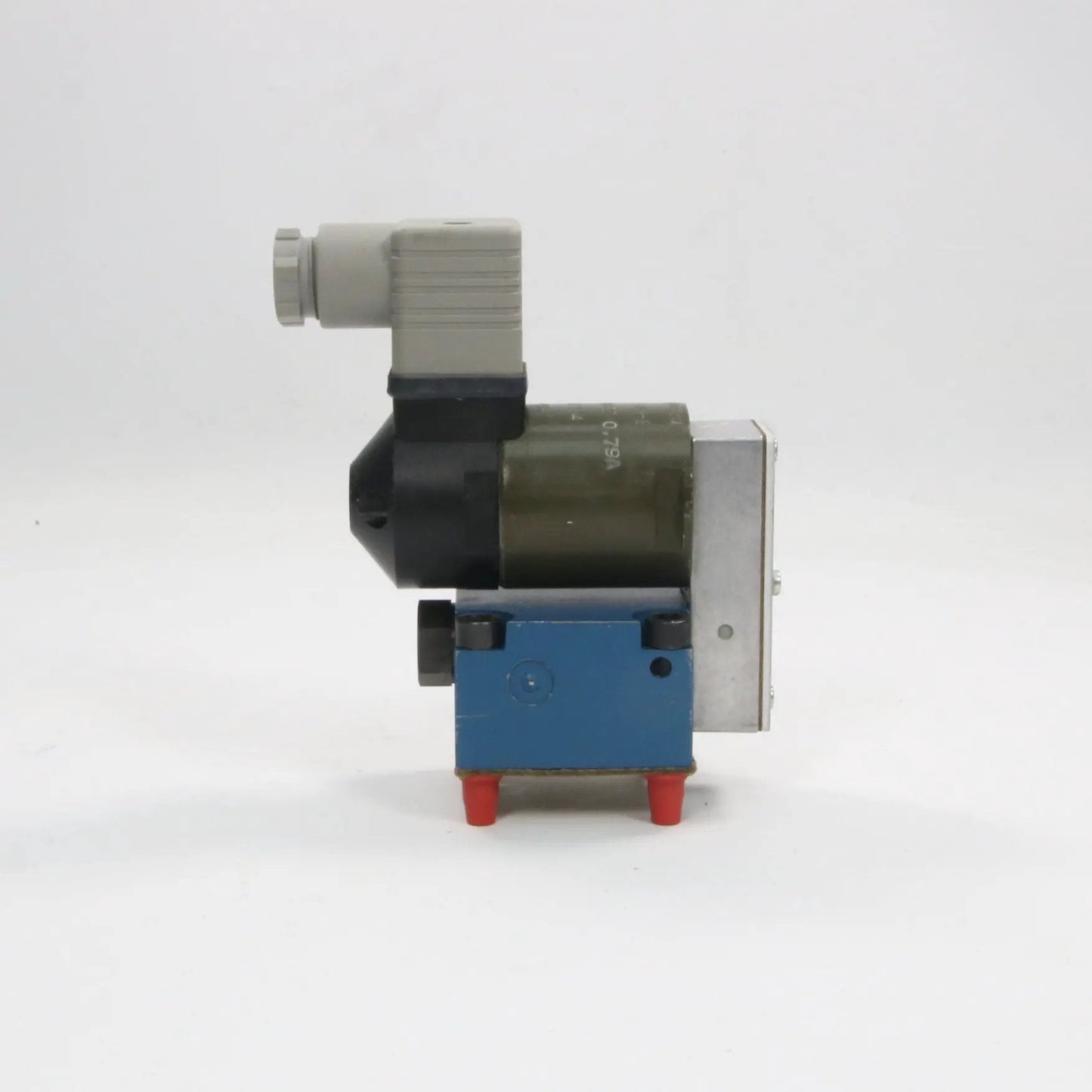 Mannesmann Rexroth M 3 SE 6 U25 630 G24 NZ4 Directional Control Valve