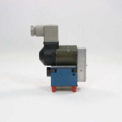 Mannesmann Rexroth M 3 SE 6 U25 630 G24 NZ4 Directional Control Valve