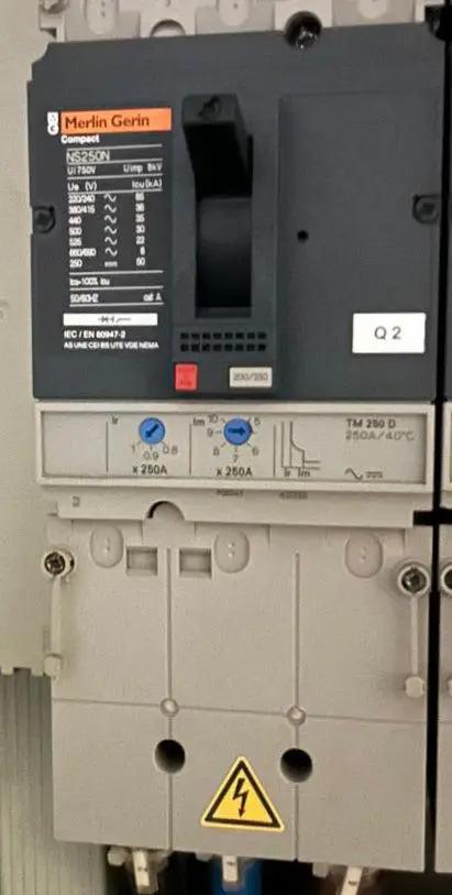 Merlin Gerin Compact NS250N Circuit Breaker TM250D