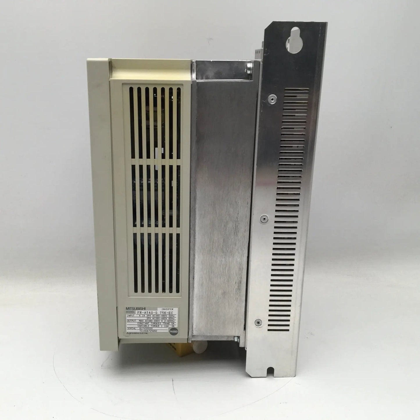 Mitsubishi Frequency Drive Inverter FR-A540-0 75K-EC/FR-DU-04