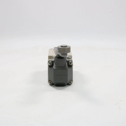 Omron D4-3E01N-GM Limit Switch