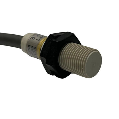 Omron E2F-X2F1 Proximity Switch