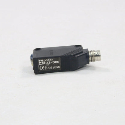 Omron E3Z-D86 Photoelectric Sensor