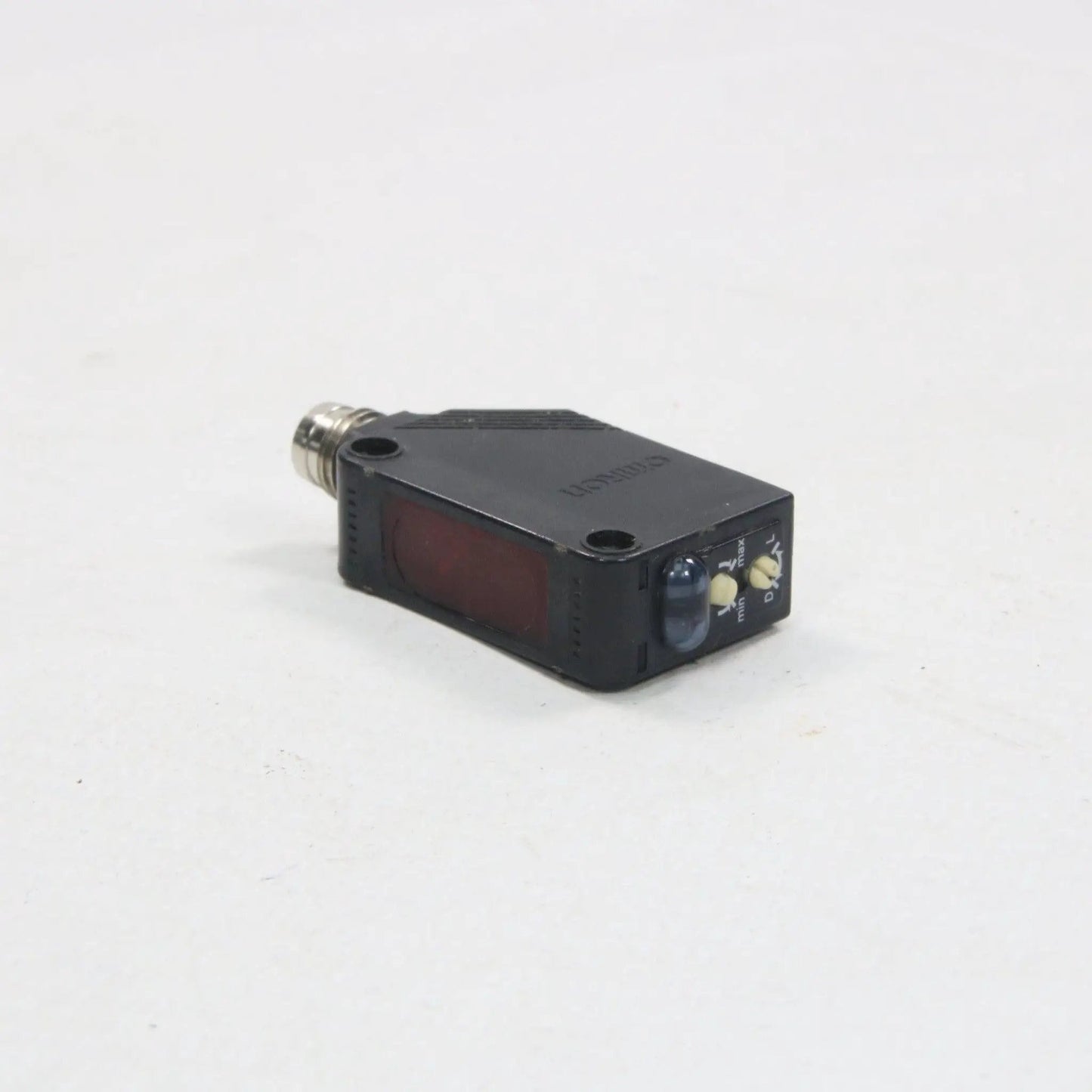 Omron E3Z-D86 Photoelectric Sensor