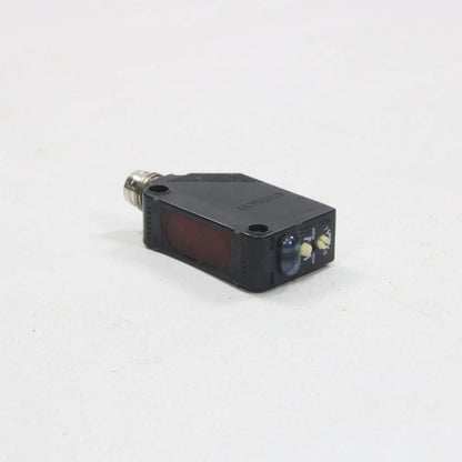 Omron E3Z-D86 Photoelectric Sensor