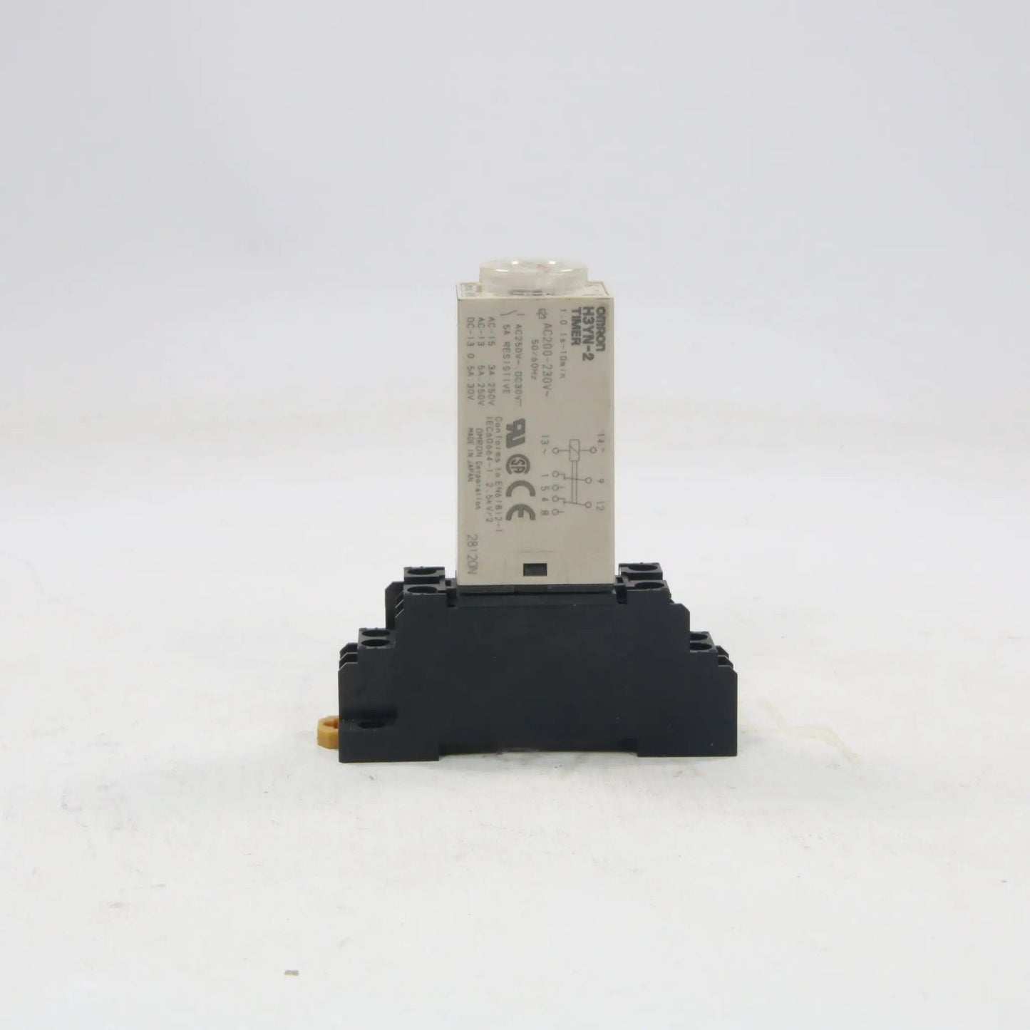 Omron H3YN-2 Timer Relay