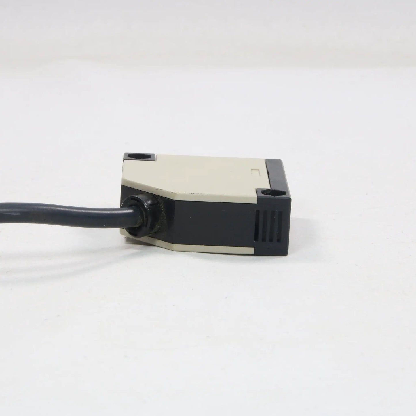 Omron Photoelectric Switch E3JK-R2M2