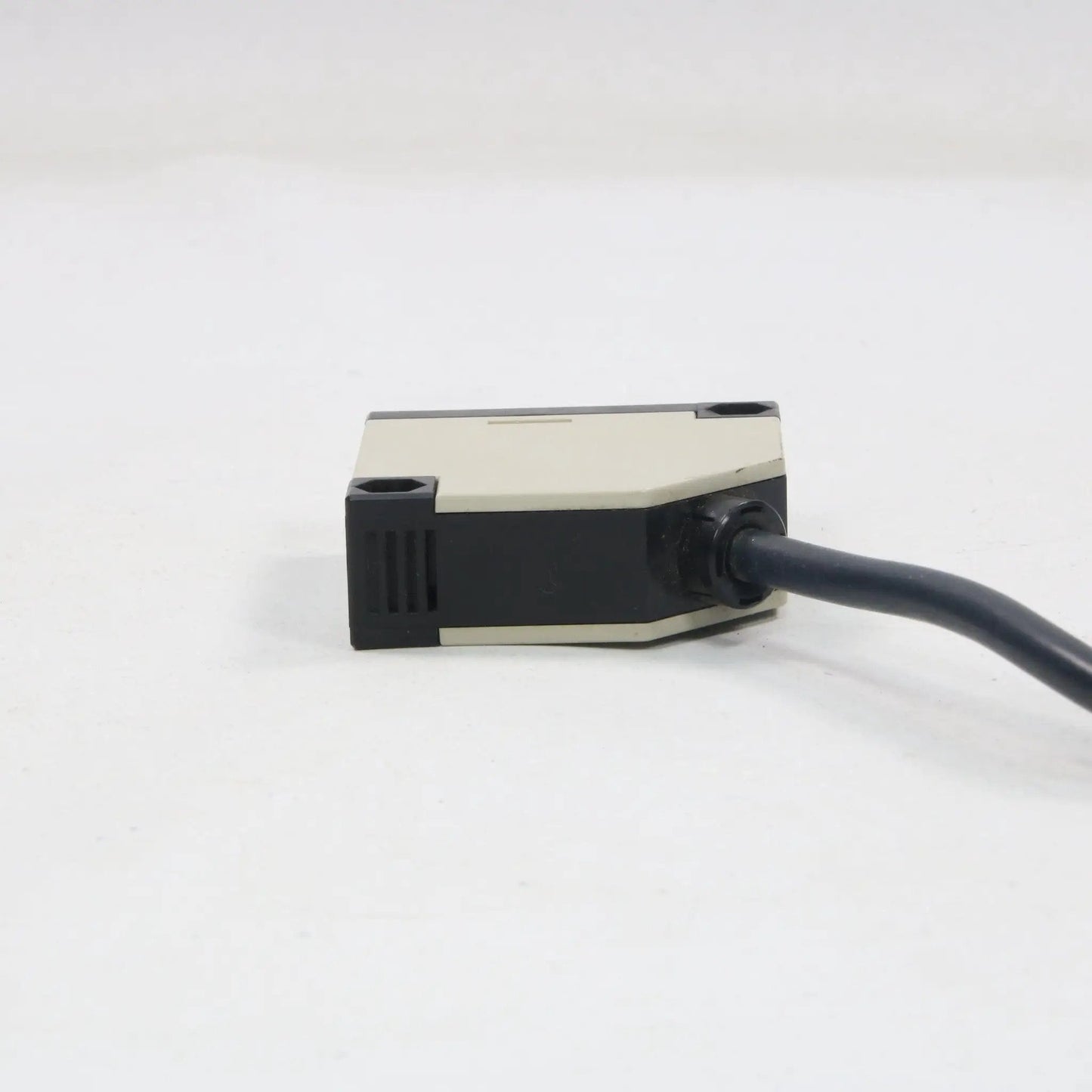 Omron Photoelectric Switch E3JK-R2M2