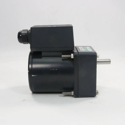 Oriental Motor 4IK25GN UT4 Induction Motor with 4GN7 5K Gear Head