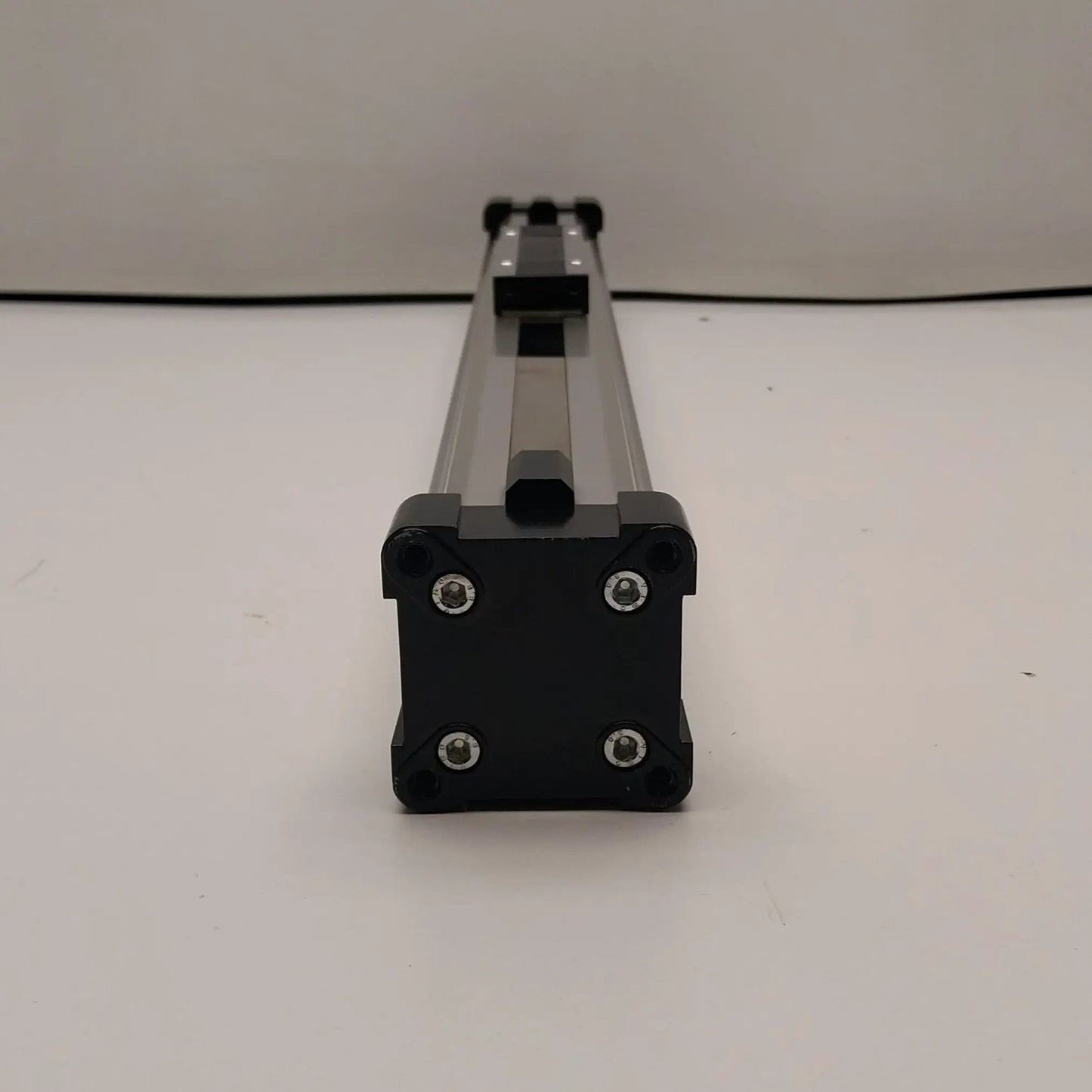Parker OSP-P Rodless Pneumatic Actuator – Model OSPP400000000350000000000