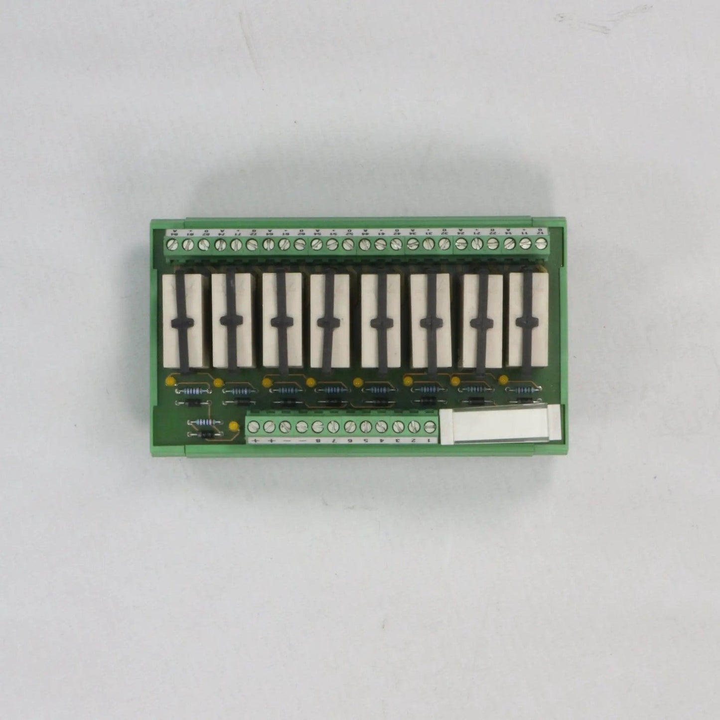 Phoenix Contact UMK-8 RM24DC/MKDS Multiple Relay Module