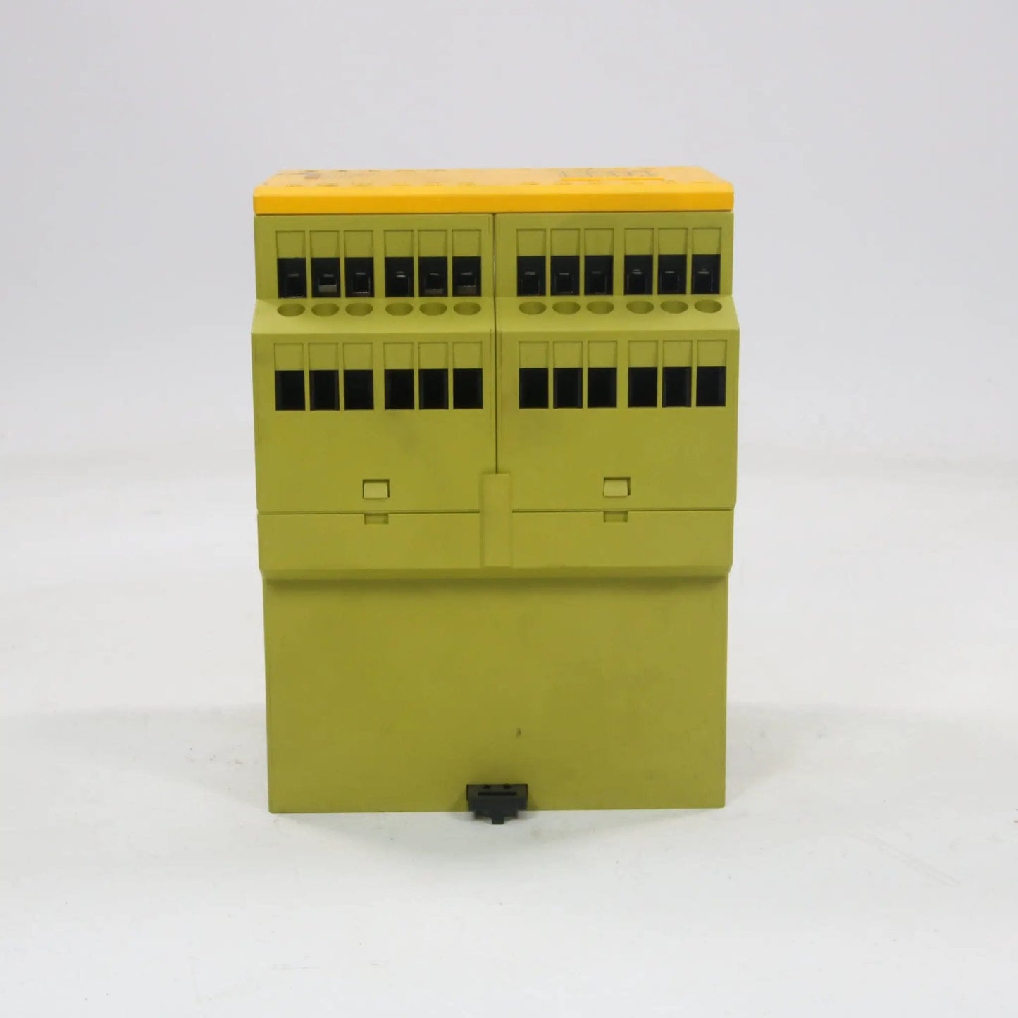 Pilz PINOZ 1 Safety Relay 775695