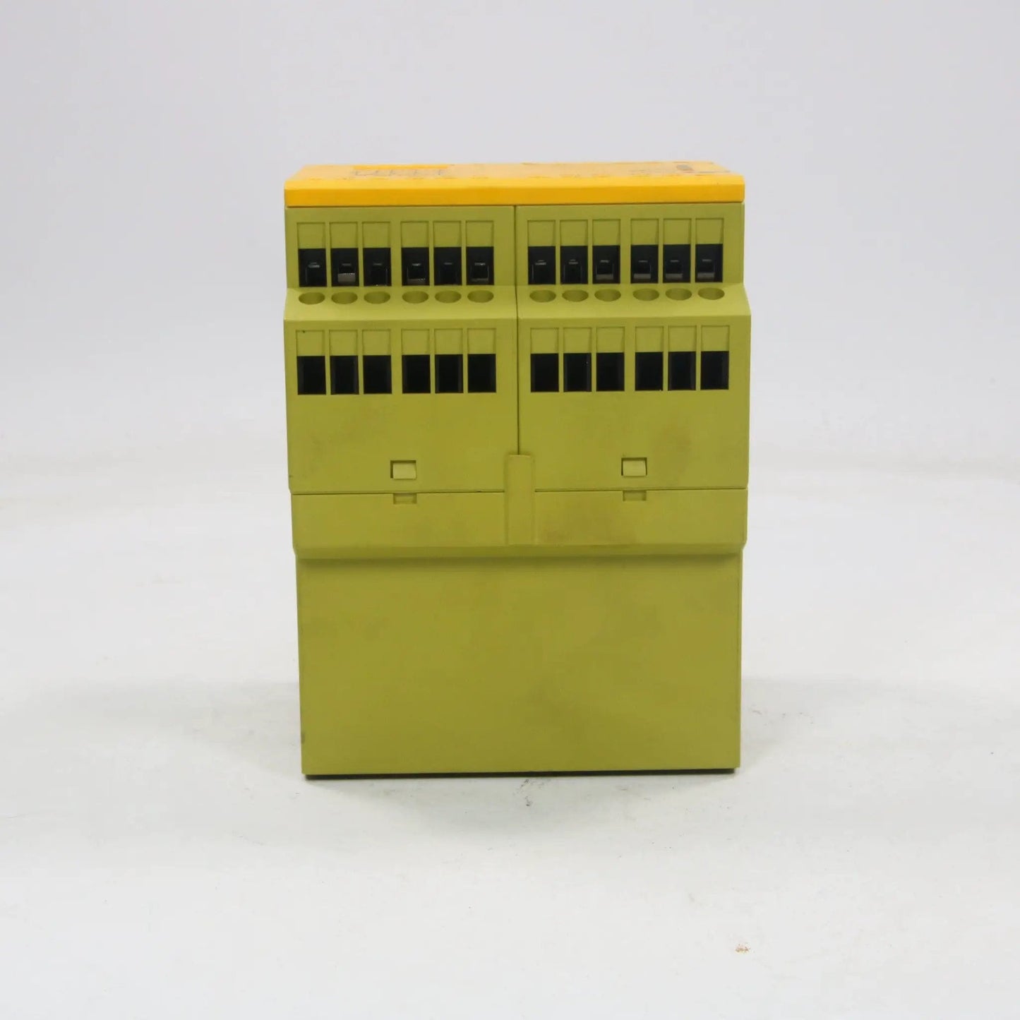 Pilz PINOZ 1 Safety Relay 775695