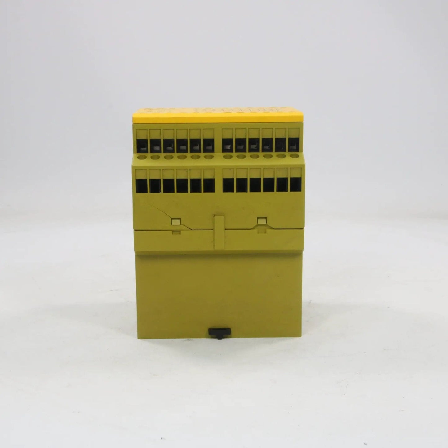Pilz PNOZ 11 Safety Relay