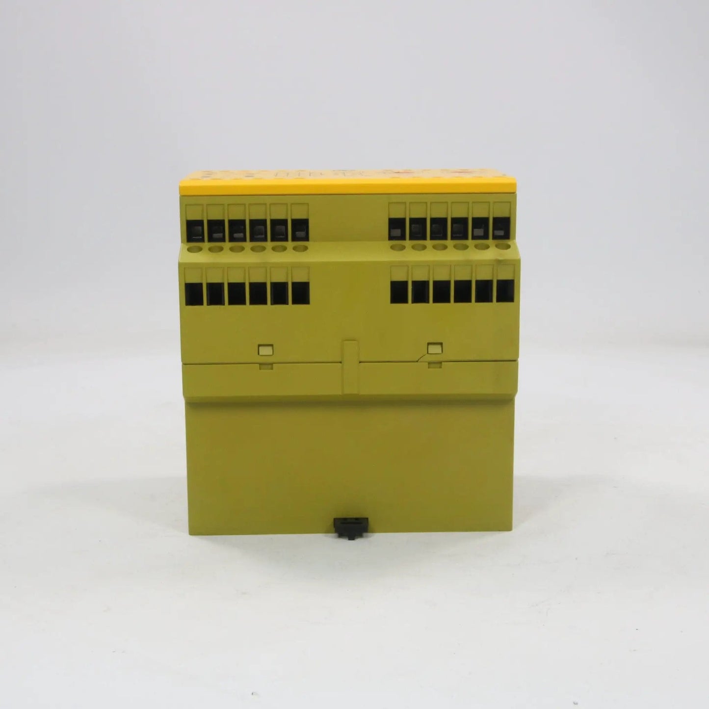 Pilz PNOZ 2VQ Safety Relay 774013