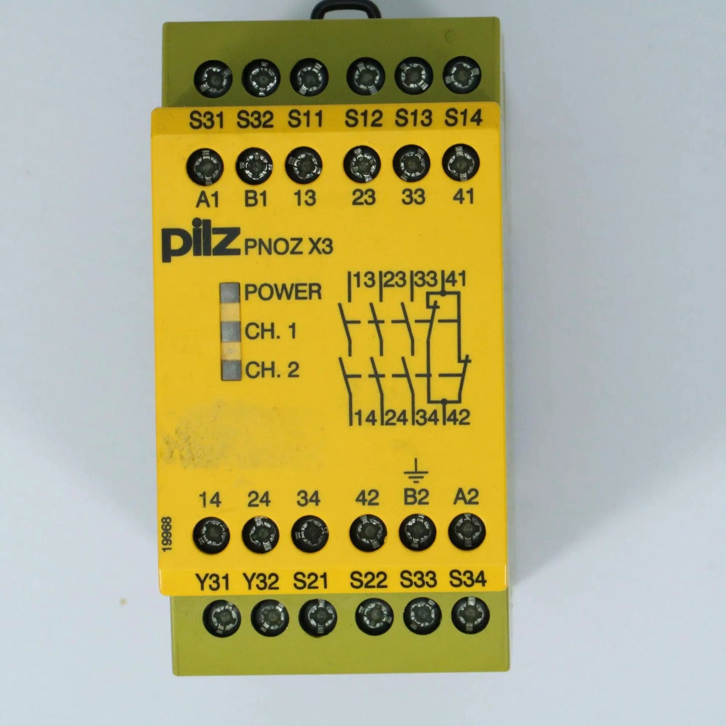 Pilz PNOZ X3 230VAC 24VDC 3n/o 1n/c 1so 774318