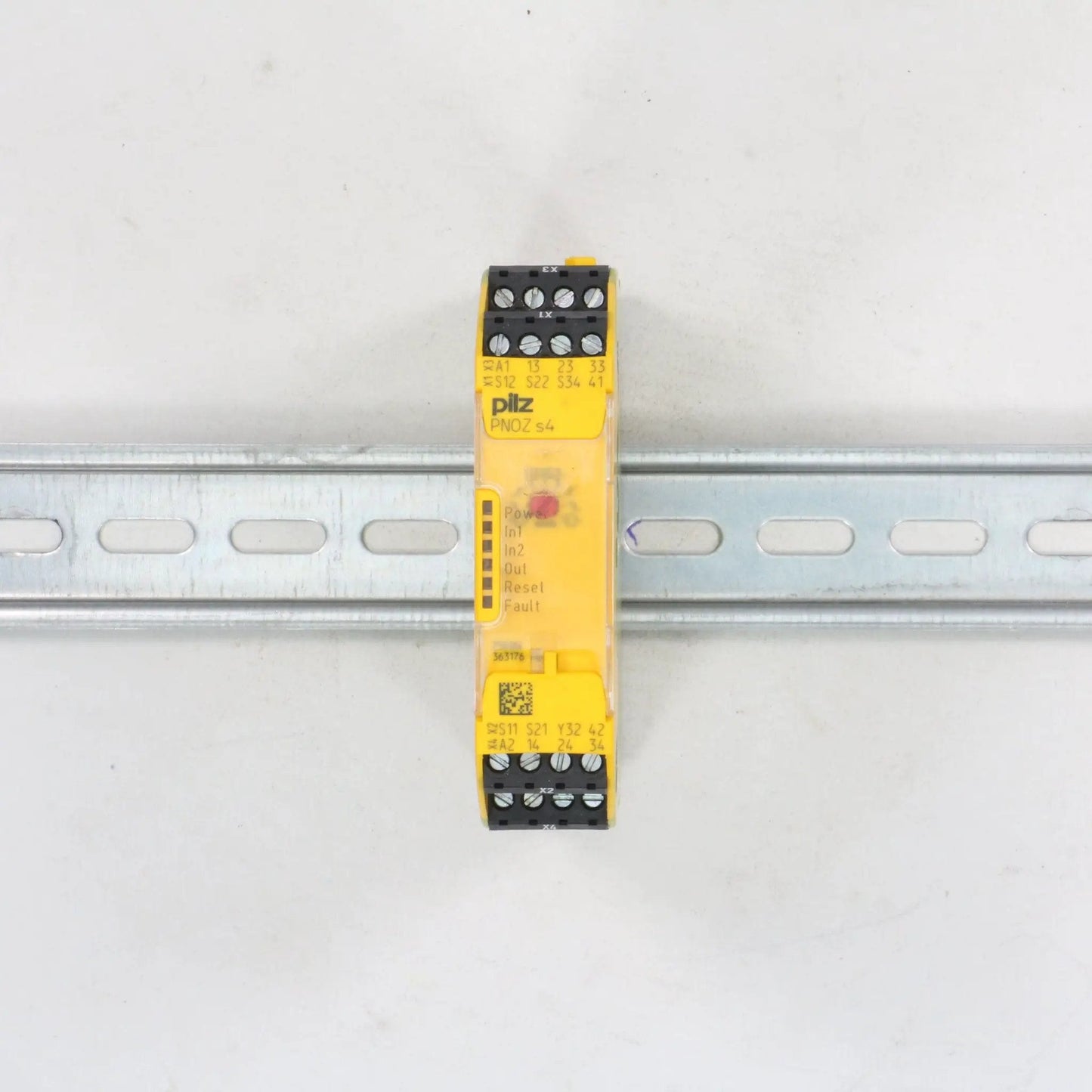 Pilz PNOZ s4 Safety Relay
