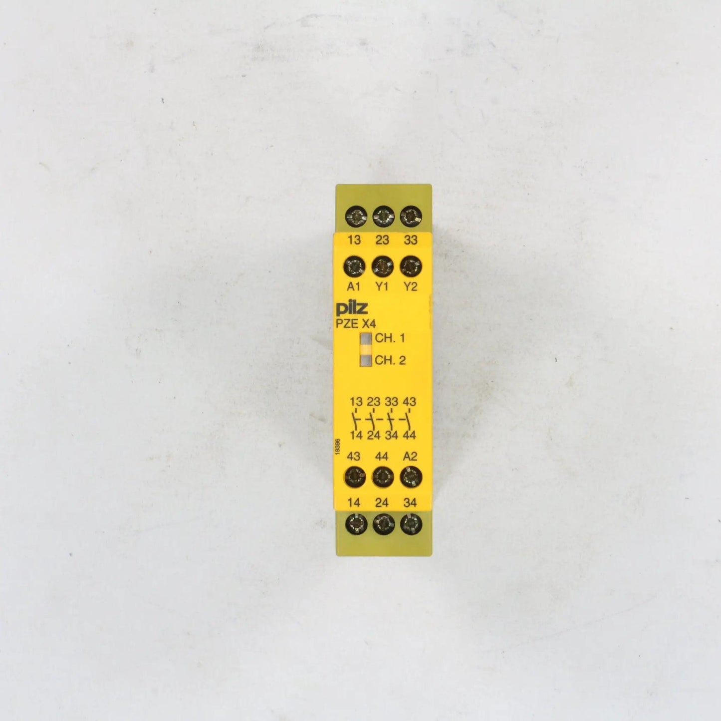 Pilz PZE X4 774585 Safety Relay