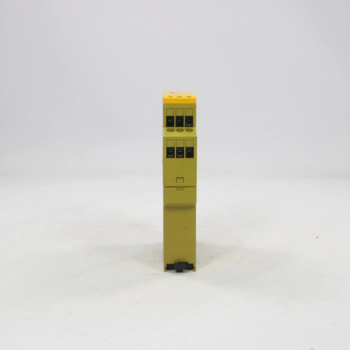 Pilz PZE X4 774585 Safety Relay