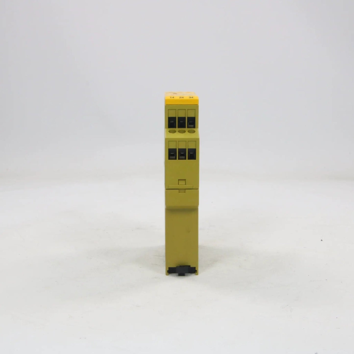 Pilz PZE X4 774585 Safety Relay