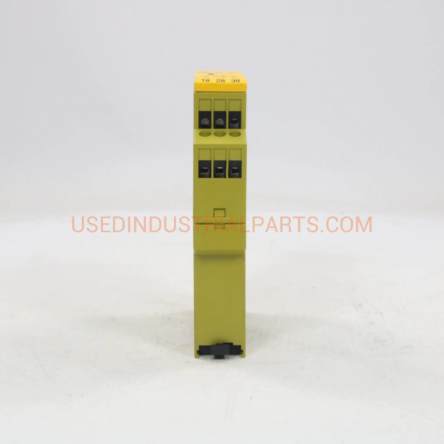 Pilz PZE X4V 774583 Safety Relay - New