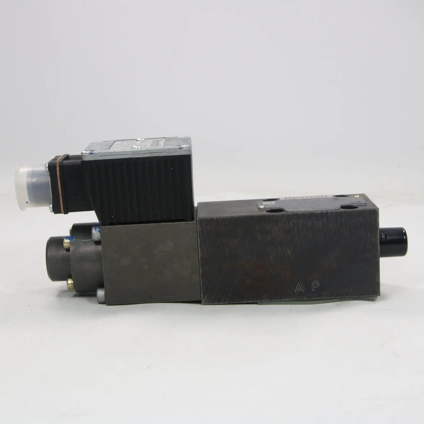 Rexroth Directional Valve MNR: R900972193