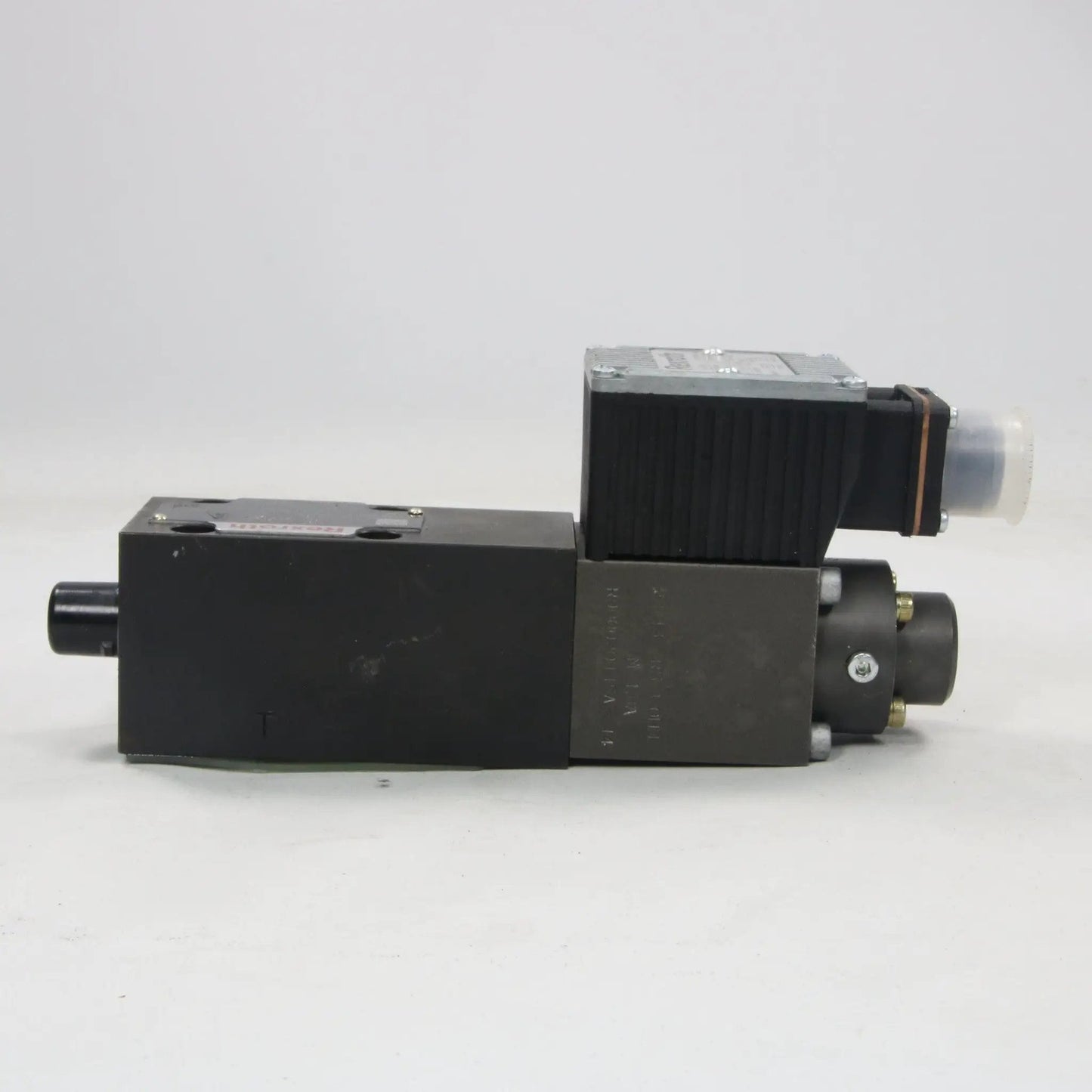 Rexroth Directional Valve MNR: R900972193