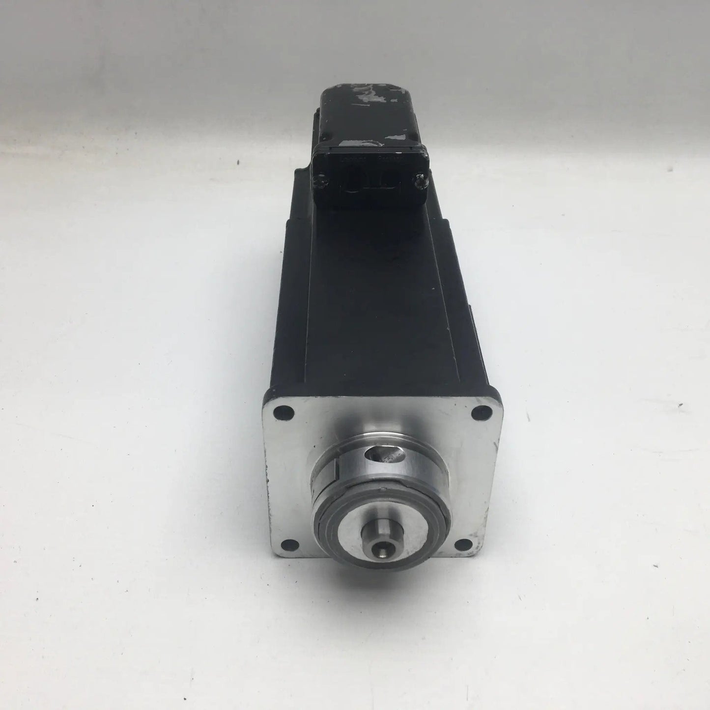 Rexroth Indramat Permanent Magnet Motor MKD041B-144-KG1-KN