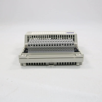 Schneider Electric Modicon Momentum 170ADO34000 Discrete Output Module