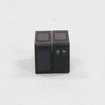 Sick WS WE100 P4339 Miniature Photoelectric Sensor Set