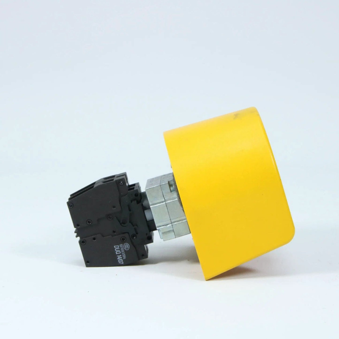 Siemens 3SB3400-0C 2xNC  2xNO EMERGENCY STOP