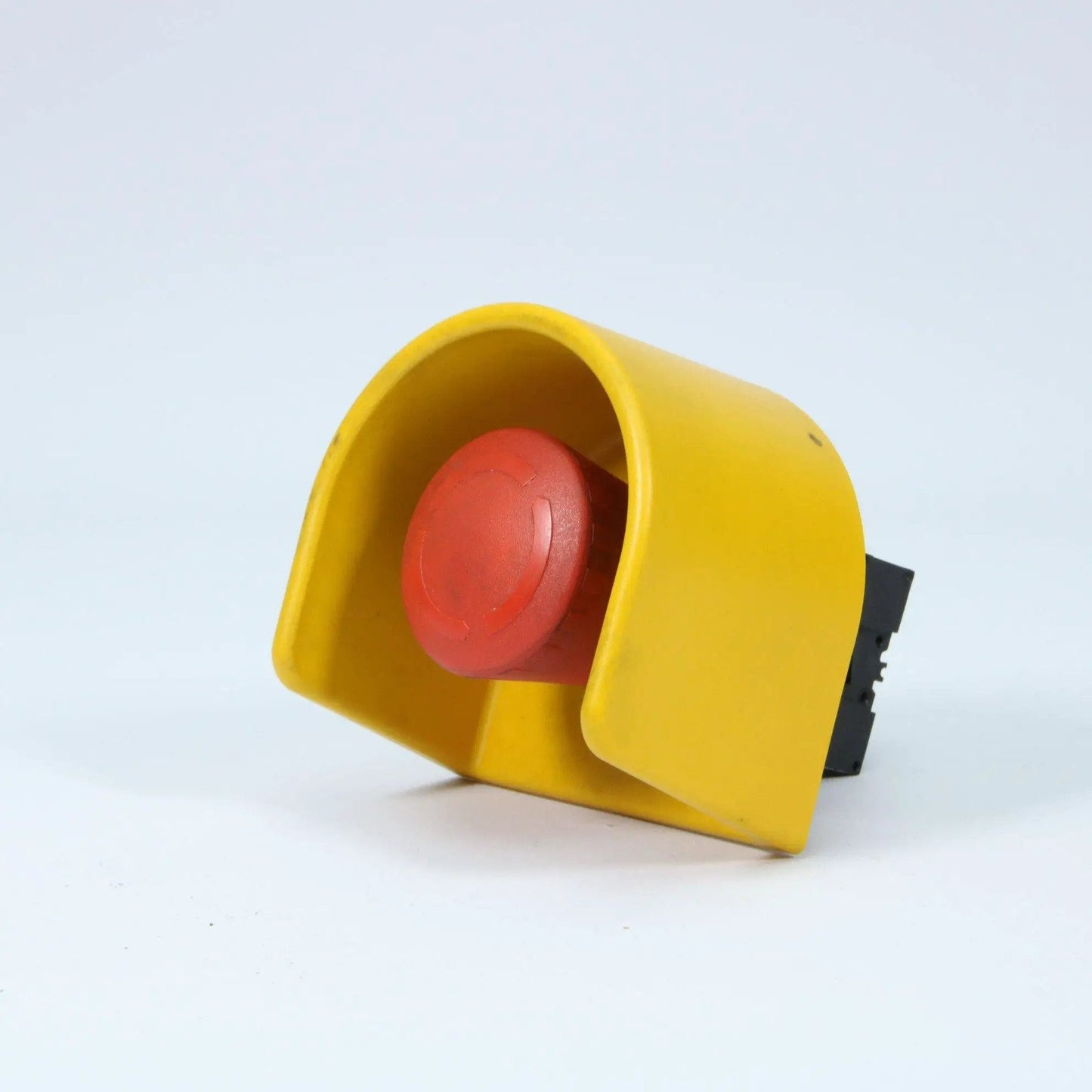Siemens 3SB3400-0C 2xNC  EMERGENCY STOP