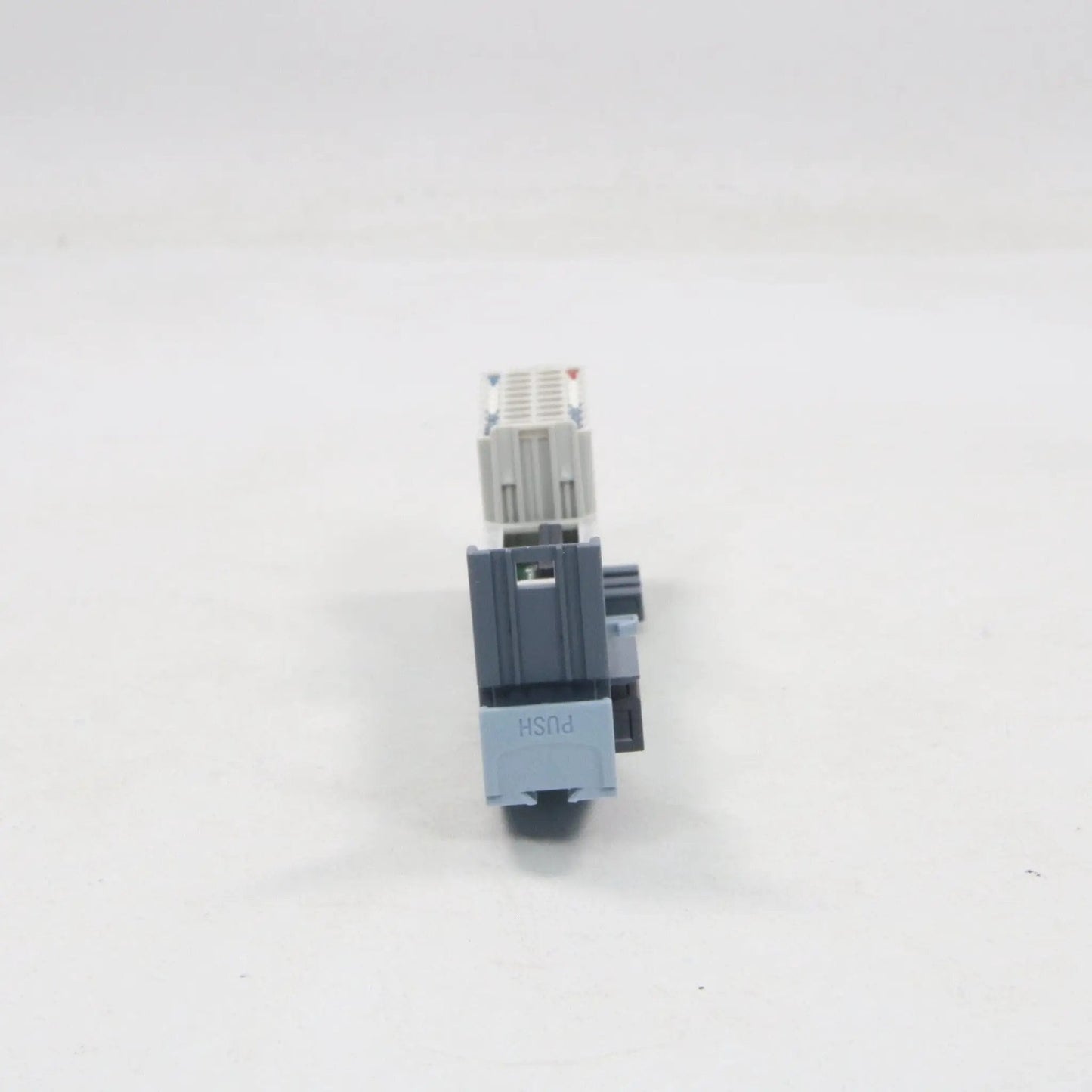 Siemens 6ES7 193 6BP00 0DA0 Base Unit