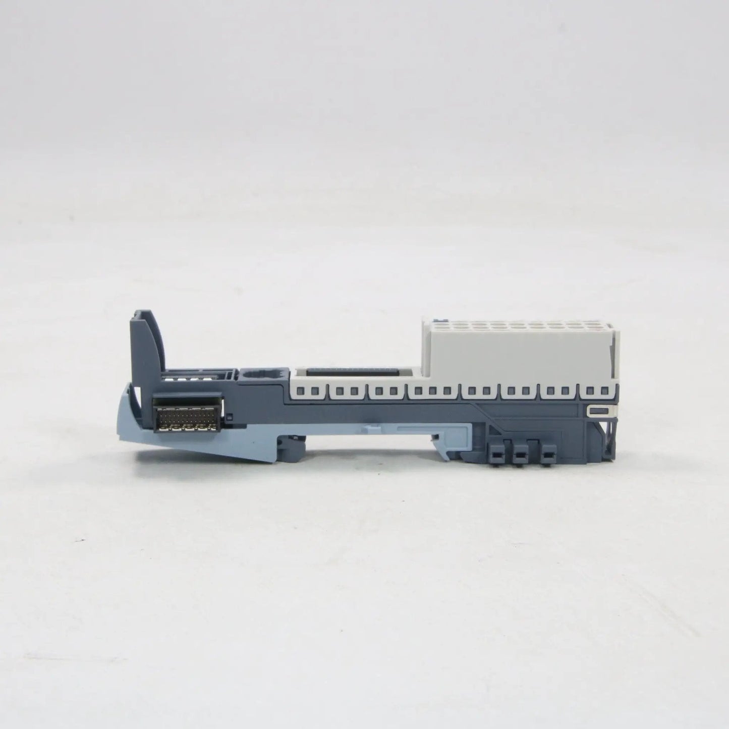 Siemens 6ES7 193 6BP00 0DA0 Base Unit