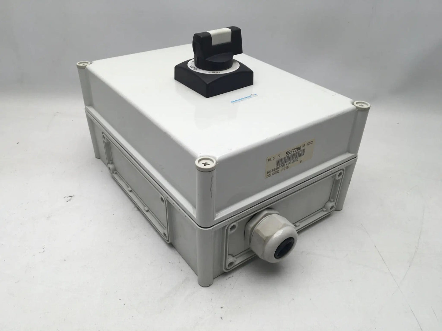 Skandinaviska Solenoid AB/Moeller NZM1Circuit Breaker