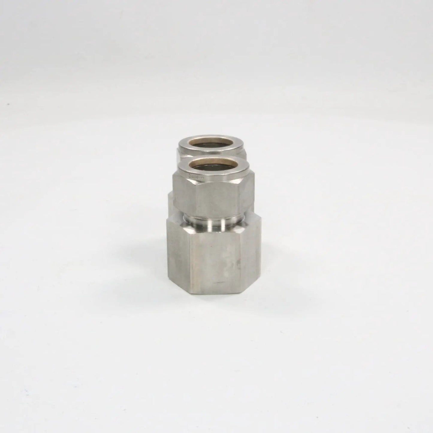 Swagelok SS-1210-7-12 Female Connector x 2