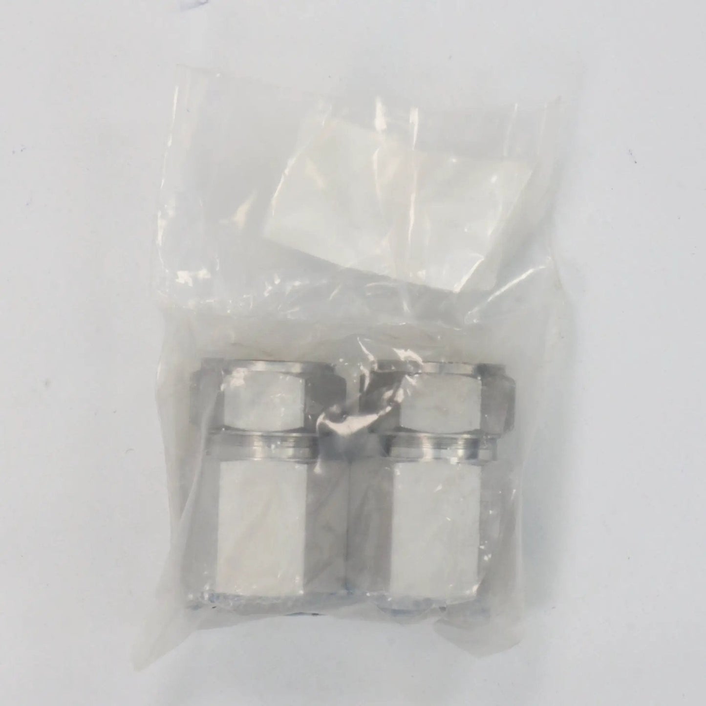 Swagelok SS-25M0-7-16RP Female Connector x 2
